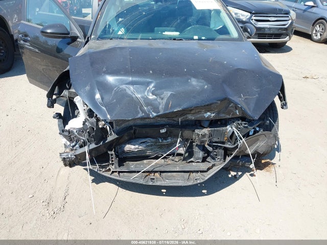 45621938 :رقم المزاد ، 3KPF24AD4ME404297 vin ، 2021 Kia Forte Lxs مزاد بيع