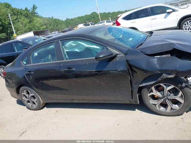 45621938 :رقم المزاد ، 3KPF24AD4ME404297 vin ، 2021 Kia Forte Lxs مزاد بيع