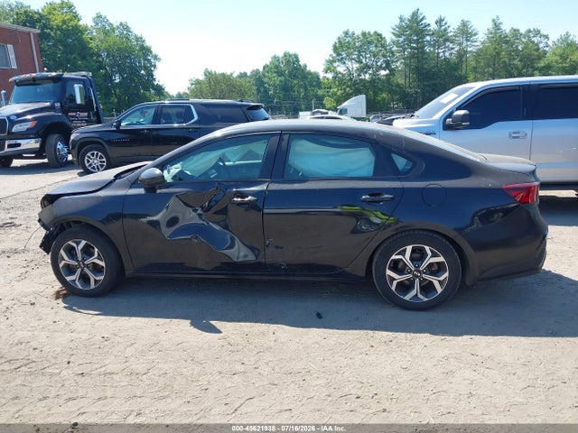 45621938 :رقم المزاد ، 3KPF24AD4ME404297 vin ، 2021 Kia Forte Lxs مزاد بيع