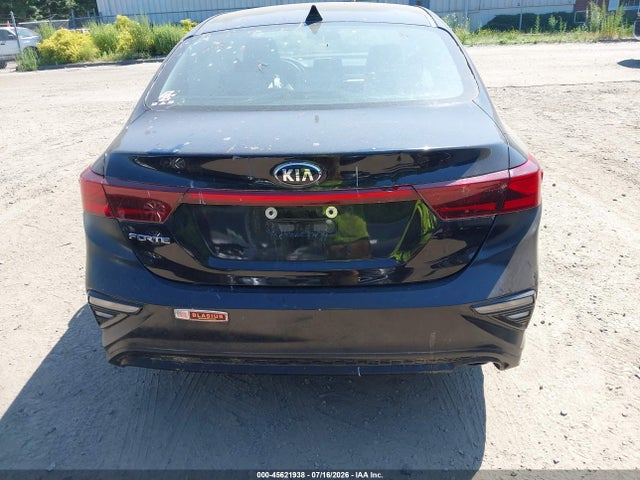 45621938 :رقم المزاد ، 3KPF24AD4ME404297 vin ، 2021 Kia Forte Lxs مزاد بيع