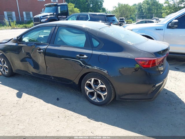 45621938 :رقم المزاد ، 3KPF24AD4ME404297 vin ، 2021 Kia Forte Lxs مزاد بيع