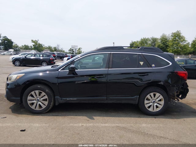 45621985 :رقم المزاد ، 4S4BSACC8J3285427 vin ، 2018 Subaru Outback 2.5i Premium مزاد بيع