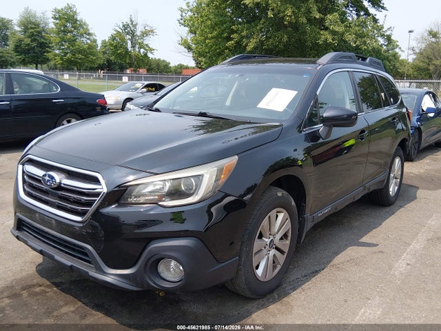 45621985 :رقم المزاد ، 4S4BSACC8J3285427 vin ، 2018 Subaru Outback 2.5i Premium مزاد بيع