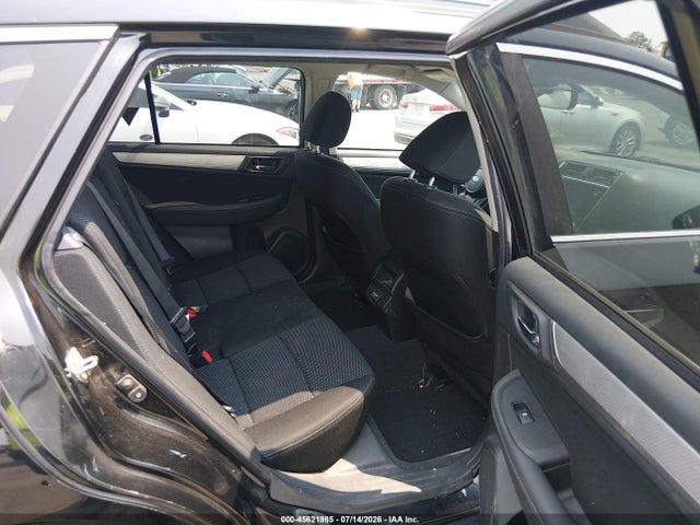 45621985 :رقم المزاد ، 4S4BSACC8J3285427 vin ، 2018 Subaru Outback 2.5i Premium مزاد بيع