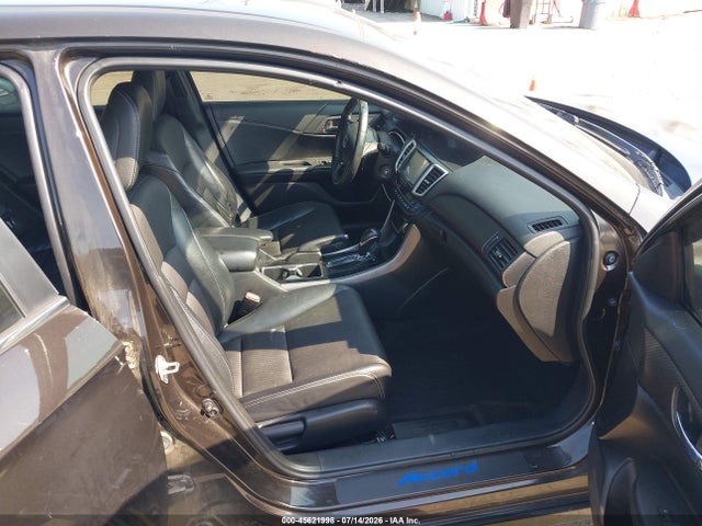 Продажа на аукционе авто 2017 Honda Accord Sport, vin: 1HGCR2F54HA201621, номер лота: 45621998