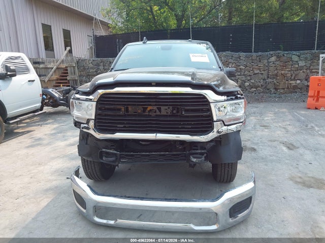 45622064 :رقم المزاد ، 3C6UR5DJ0RG400129 vin ، 2024 Ram 2500 Big Horn  4x4 6'4 Box مزاد بيع