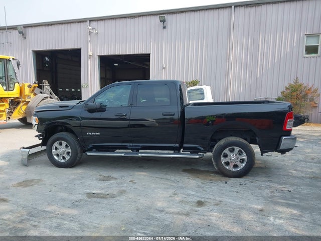 45622064 :رقم المزاد ، 3C6UR5DJ0RG400129 vin ، 2024 Ram 2500 Big Horn  4x4 6'4 Box مزاد بيع