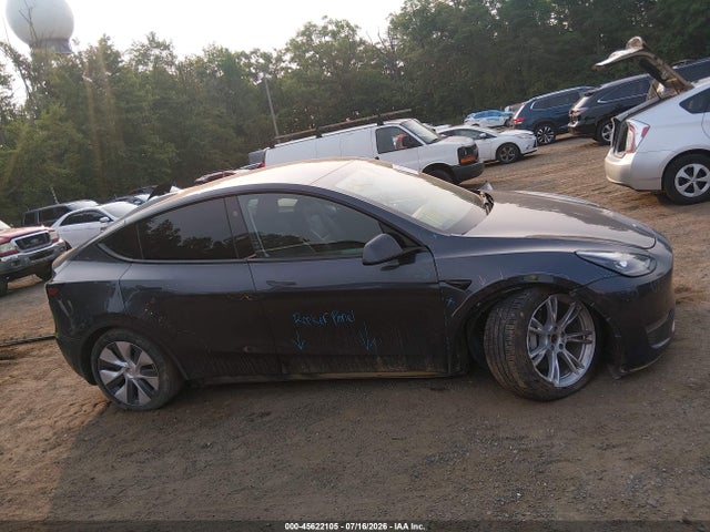2024 Tesla Model Y Long Range Dual Motor All-wheel Drive მანქანა იყიდება აუქციონზე, vin: 7SAYGDEE7RA221152, აუქციონის ნომერი: 45622105