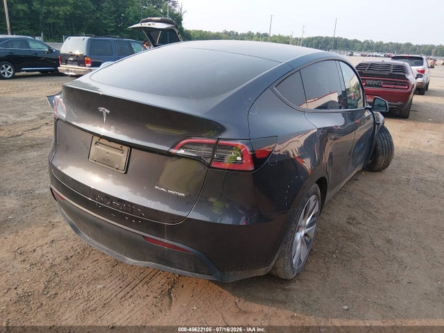 2024 Tesla Model Y Long Range Dual Motor All-wheel Drive მანქანა იყიდება აუქციონზე, vin: 7SAYGDEE7RA221152, აუქციონის ნომერი: 45622105