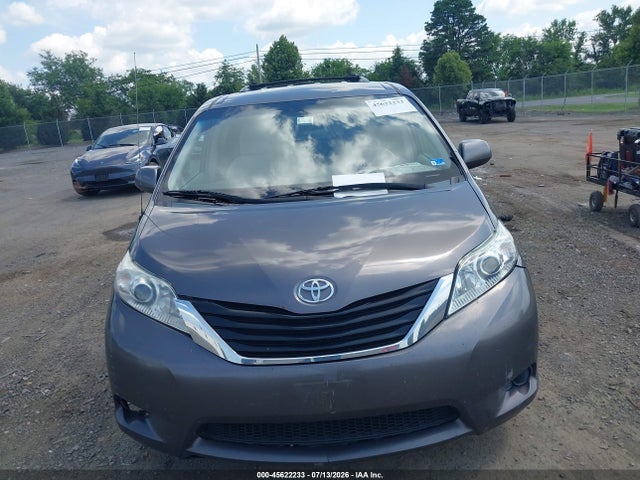 2012 Toyota Sienna Le 7 Passenger მანქანა იყიდება აუქციონზე, vin: 5TDJK3DC1CS034633, აუქციონის ნომერი: 45622233