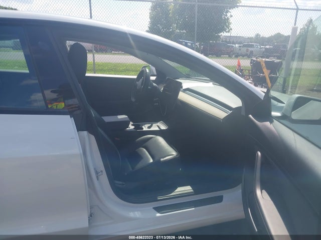 2021 Tesla Model 3 Long Range Dual Motor All-wheel Drive მანქანა იყიდება აუქციონზე, vin: 5YJ3E1EB8MF902014, აუქციონის ნომერი: 45622323
