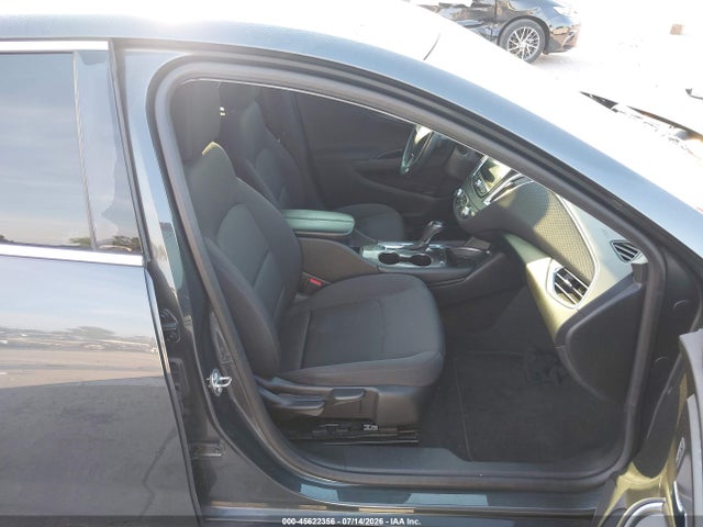 1G1ZE5ST3HF266238 Chevrolet MALIBU 1LT