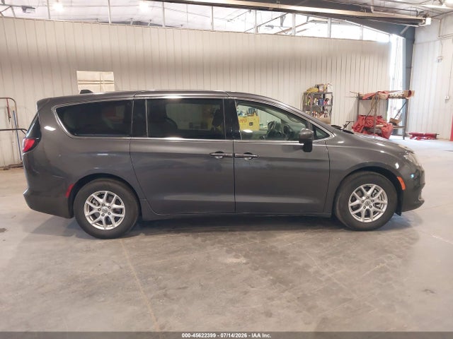 2C4RC1CG8NR132434 Chrysler Voyager Lx
