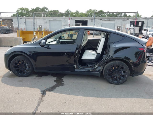 Auction sale of the 2023 Tesla Model Y Awd/long Range Dual Motor All-wheel Drive, vin: 7SAYGAEE8PF902600, lot number: 45622431