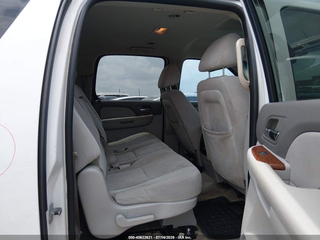 45622621 :رقم المزاد ، 1GKFC16027J187507 vin ، 2007 Gmc Yukon Xl Commercial مزاد بيع