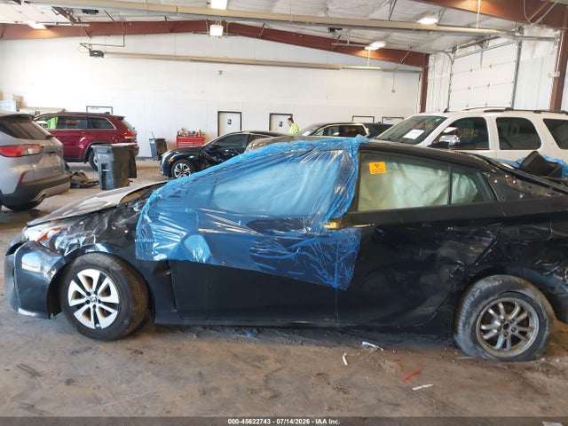 Продажа на аукционе авто 2018 Toyota Prius Two, vin: JTDKBRFU4J3601266, номер лота: 45622743