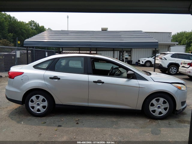 Продажа на аукционе авто 2017 Ford Focus S, vin: 1FADP3E26HL324577, номер лота: 45622955