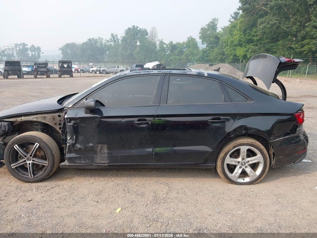 45622981 :رقم المزاد ، WAUB8GFF1H1058899 vin ، 2017 Audi A3 Premium مزاد بيع