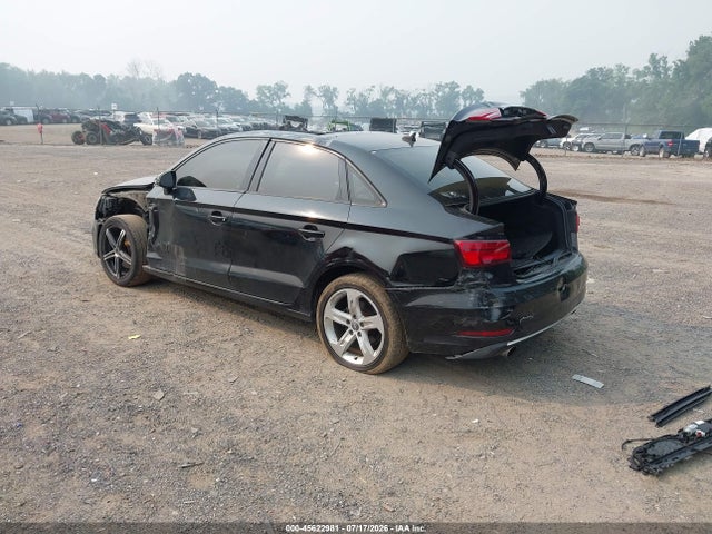 45622981 :رقم المزاد ، WAUB8GFF1H1058899 vin ، 2017 Audi A3 Premium مزاد بيع