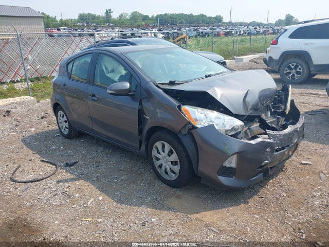 45622995 :رقم المزاد ، JTDKDTB38E1567340 vin ، 2014 Toyota Prius C Two مزاد بيع