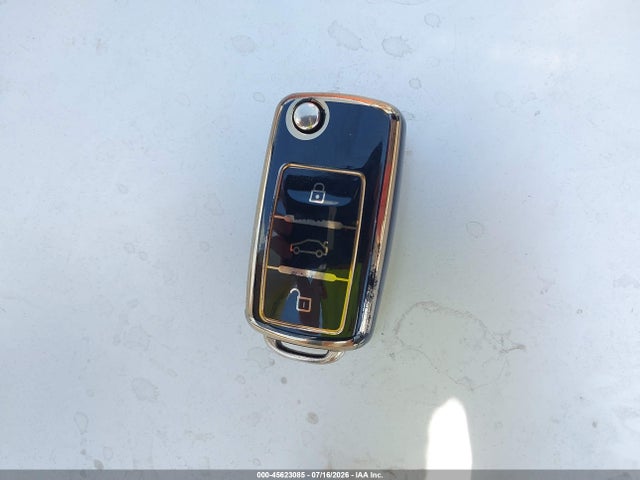 1VWAT7A32FC052442 Volkswagen Passat 1.8t Wolfsburg Edition