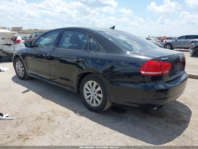 1VWAT7A32FC052442 Volkswagen Passat 1.8t Wolfsburg Edition