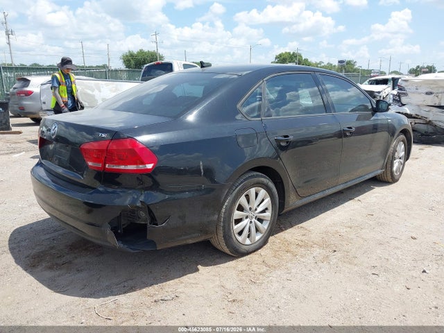 1VWAT7A32FC052442 Volkswagen Passat 1.8t Wolfsburg Edition