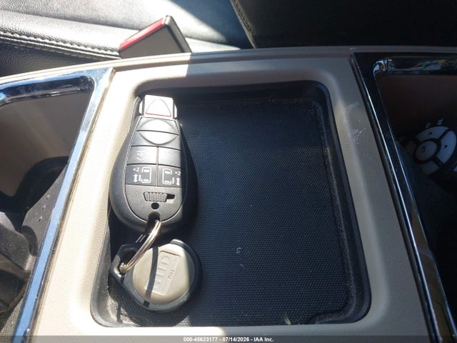 2015 Chrysler Town & Country Touring მანქანა იყიდება აუქციონზე, vin: 2C4RC1BG0FR752178, აუქციონის ნომერი: 45623177