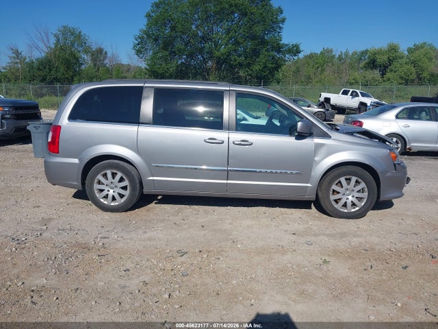 2015 Chrysler Town & Country Touring მანქანა იყიდება აუქციონზე, vin: 2C4RC1BG0FR752178, აუქციონის ნომერი: 45623177