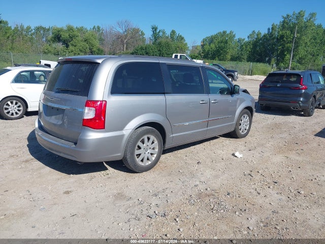2015 Chrysler Town & Country Touring მანქანა იყიდება აუქციონზე, vin: 2C4RC1BG0FR752178, აუქციონის ნომერი: 45623177