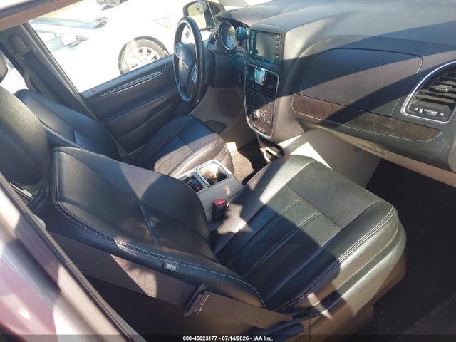 2015 Chrysler Town & Country Touring მანქანა იყიდება აუქციონზე, vin: 2C4RC1BG0FR752178, აუქციონის ნომერი: 45623177