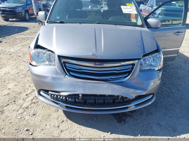 2015 Chrysler Town & Country Touring მანქანა იყიდება აუქციონზე, vin: 2C4RC1BG0FR752178, აუქციონის ნომერი: 45623177