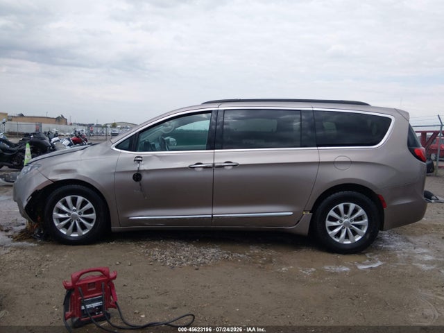 Chrysler Pacifica Touring-l 2017 2C4RC1BG3HR613455 Image 14