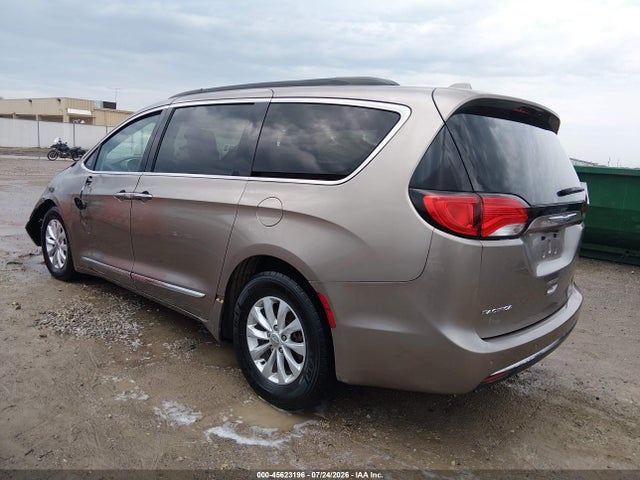 Chrysler Pacifica Touring-l 2017 2C4RC1BG3HR613455 Image 3