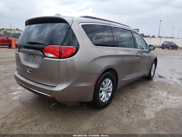 Chrysler Pacifica Touring-l 2017 2C4RC1BG3HR613455 Image 4