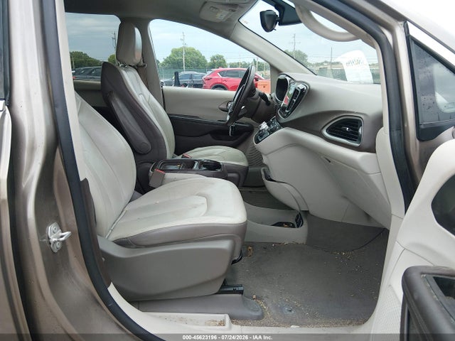 Chrysler Pacifica Touring-l 2017 2C4RC1BG3HR613455 Image 5