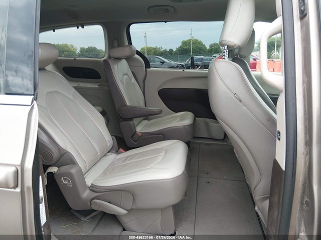 Chrysler Pacifica Touring-l 2017 2C4RC1BG3HR613455 Image 8