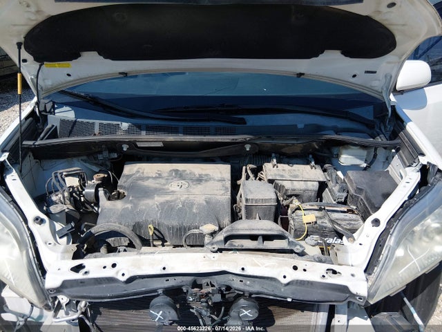 5TDYK3DC1FS628156 Toyota Sienna Xle Premium 8 Passenger