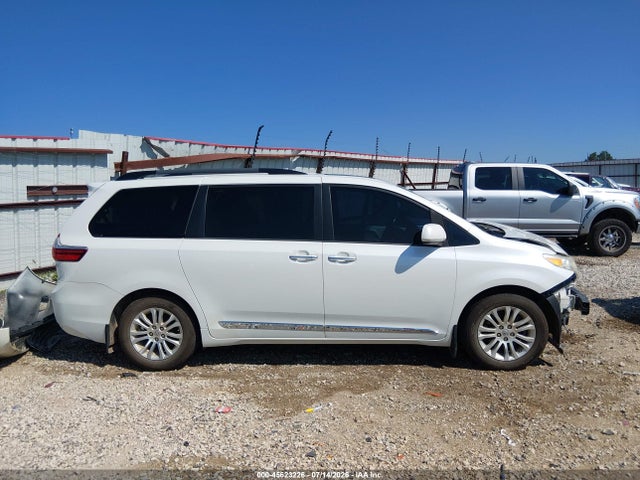 5TDYK3DC1FS628156 Toyota Sienna Xle Premium 8 Passenger