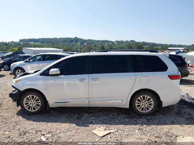 5TDYK3DC1FS628156 Toyota Sienna Xle Premium 8 Passenger