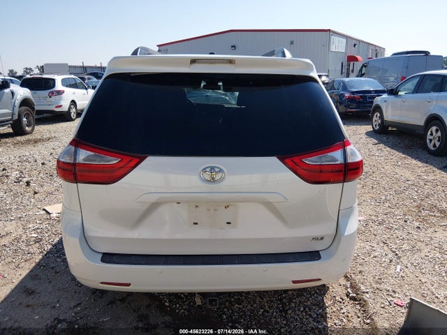 5TDYK3DC1FS628156 Toyota Sienna Xle Premium 8 Passenger