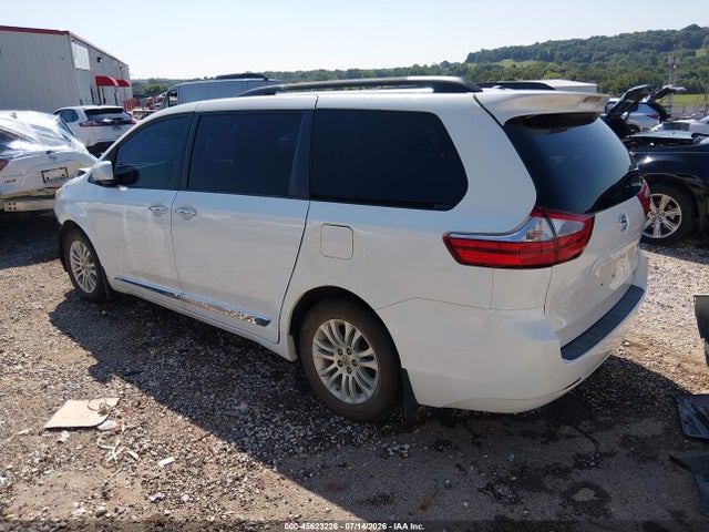 5TDYK3DC1FS628156 Toyota Sienna Xle Premium 8 Passenger
