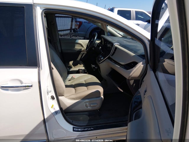 5TDYK3DC1FS628156 Toyota Sienna Xle Premium 8 Passenger