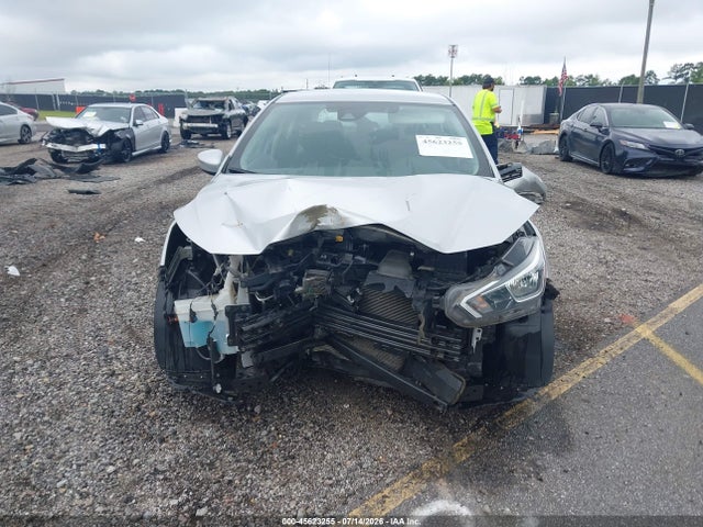 Продажа на аукционе авто 2021 Nissan Versa Sv Xtronic Cvt, vin: 3N1CN8EV8ML890163, номер лота: 45623255