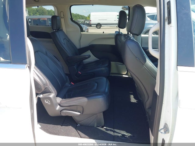 Продажа на аукционе авто 2017 Chrysler Pacifica Touring-l, vin: 2C4RC1BGXHR794196, номер лота: 45623284