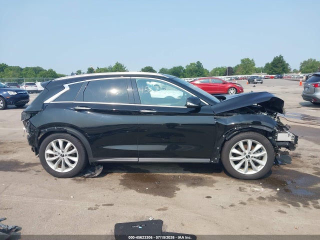 3PCAJ5M33KF126831 Infiniti Qx50 Essential