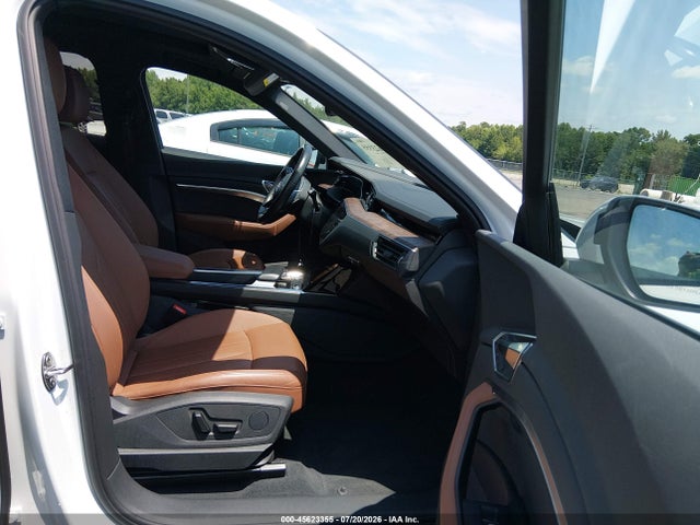 Продаж на аукціоні авто 2022 Audi E-tron Sportback Premium S Line Quattro, vin: WA11AAGEXNB013059, номер лоту: 45623355