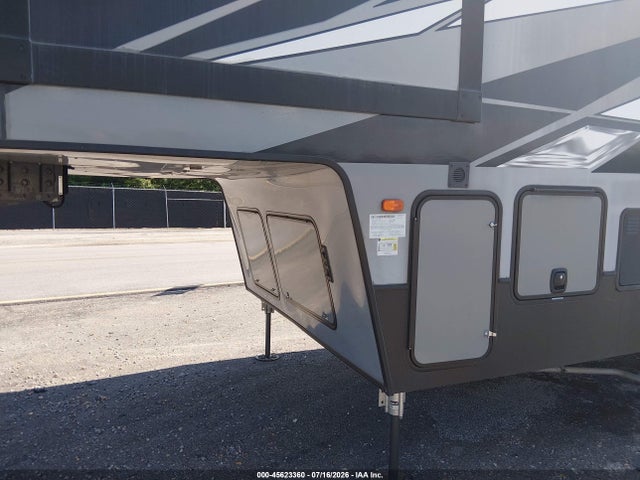 45623360 :رقم المزاد ، 4YDF42333LR800983 vin ، 2020 Keystone Raptor مزاد بيع