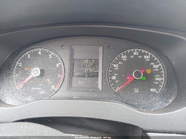 2013 Volkswagen Jetta 2.0l S მანქანა იყიდება აუქციონზე, vin: 3VW2K7AJ9DM217050, აუქციონის ნომერი: 45623525