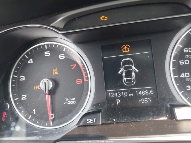 Продажа на аукционе авто 2013 Audi A4 2.0t Premium, vin: WAUAFAFL7DN031231, номер лота: 45623536